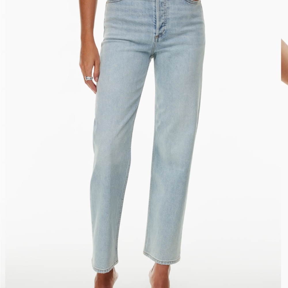 Aritzia NWT Denim The Arlo Hi-Rise Straight Jean
High-waisted straight jeans - Picture 3 of 8